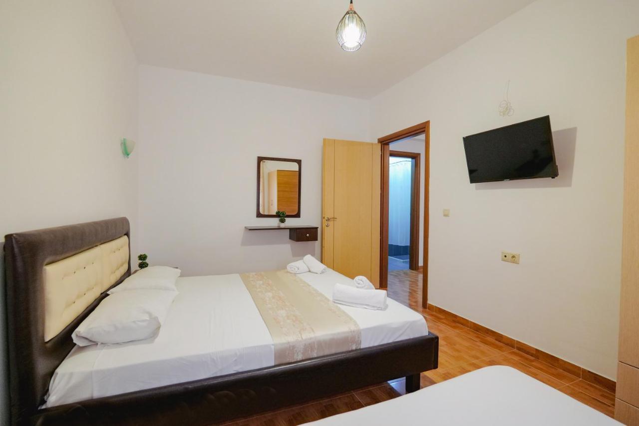 Apartments & Hotel Eleanna Sarande Exterior photo