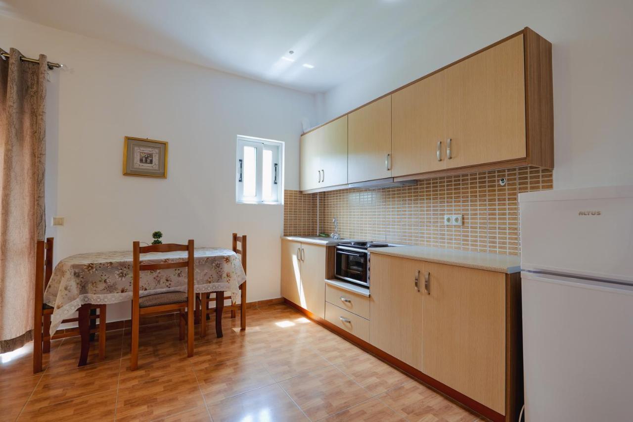 Apartments & Hotel Eleanna Sarande Exterior photo