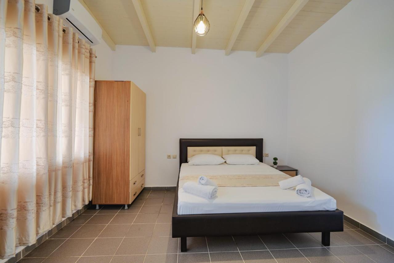 Apartments & Hotel Eleanna Sarande Exterior photo