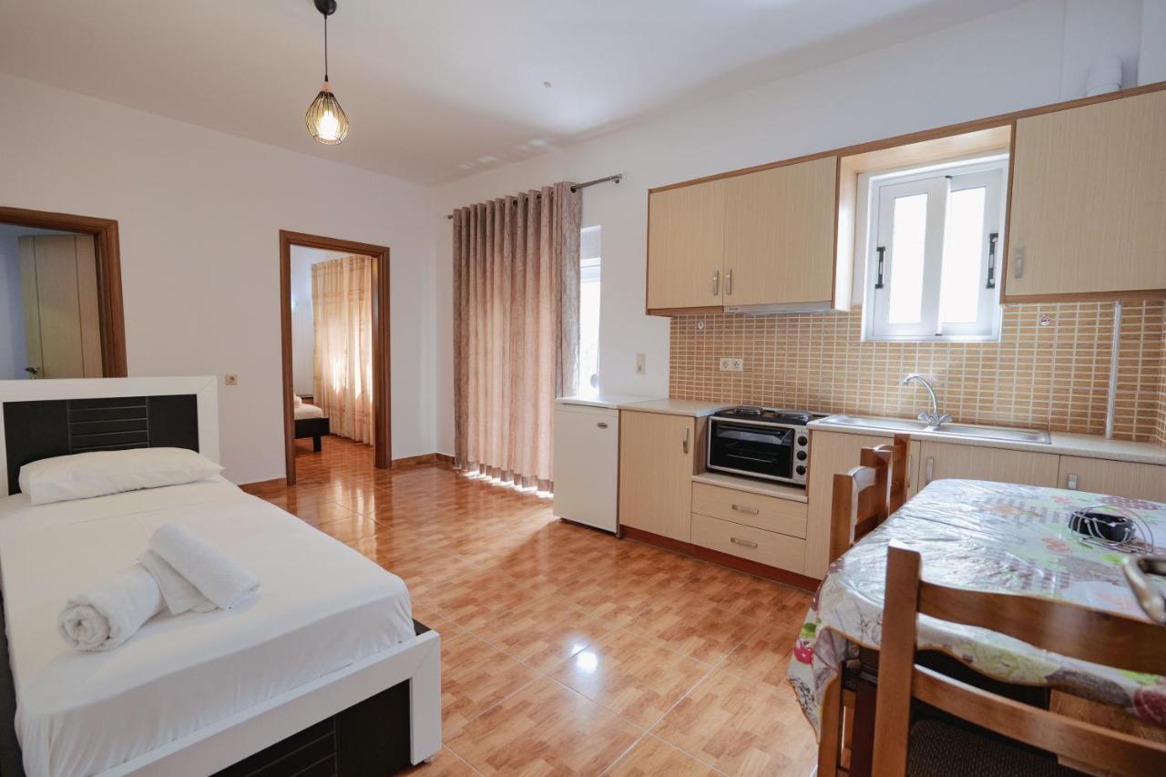 Apartments & Hotel Eleanna Sarande Exterior photo