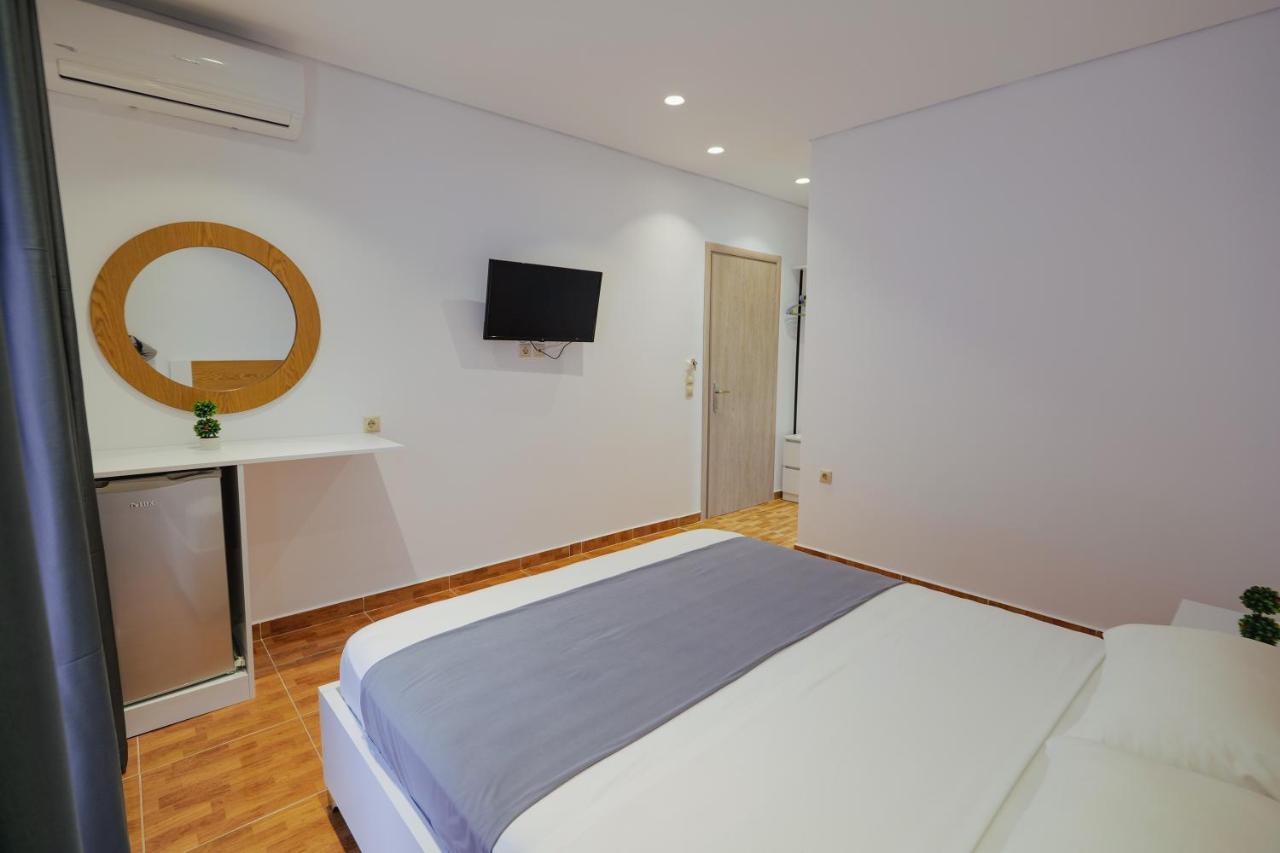 Apartments & Hotel Eleanna Sarande Exterior photo