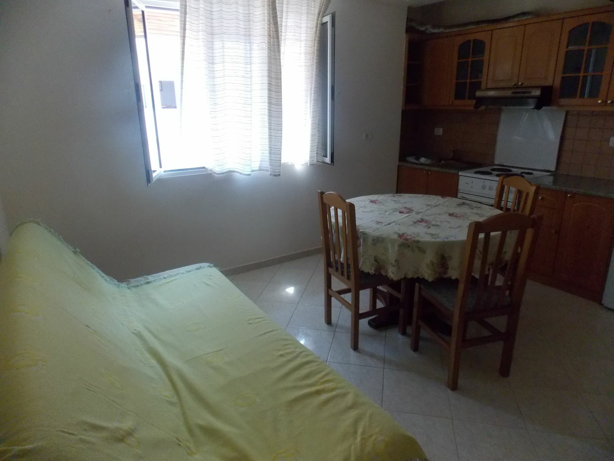 Apartments & Hotel Eleanna Sarande Exterior photo